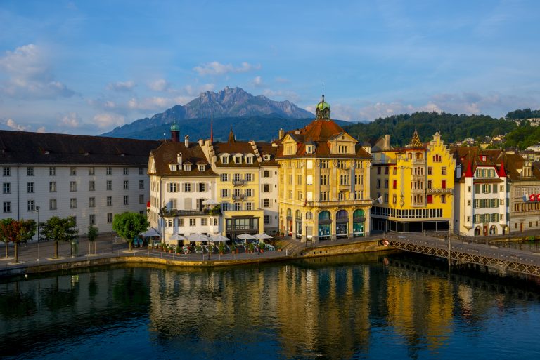 Travailler en Suisse : notre guide !